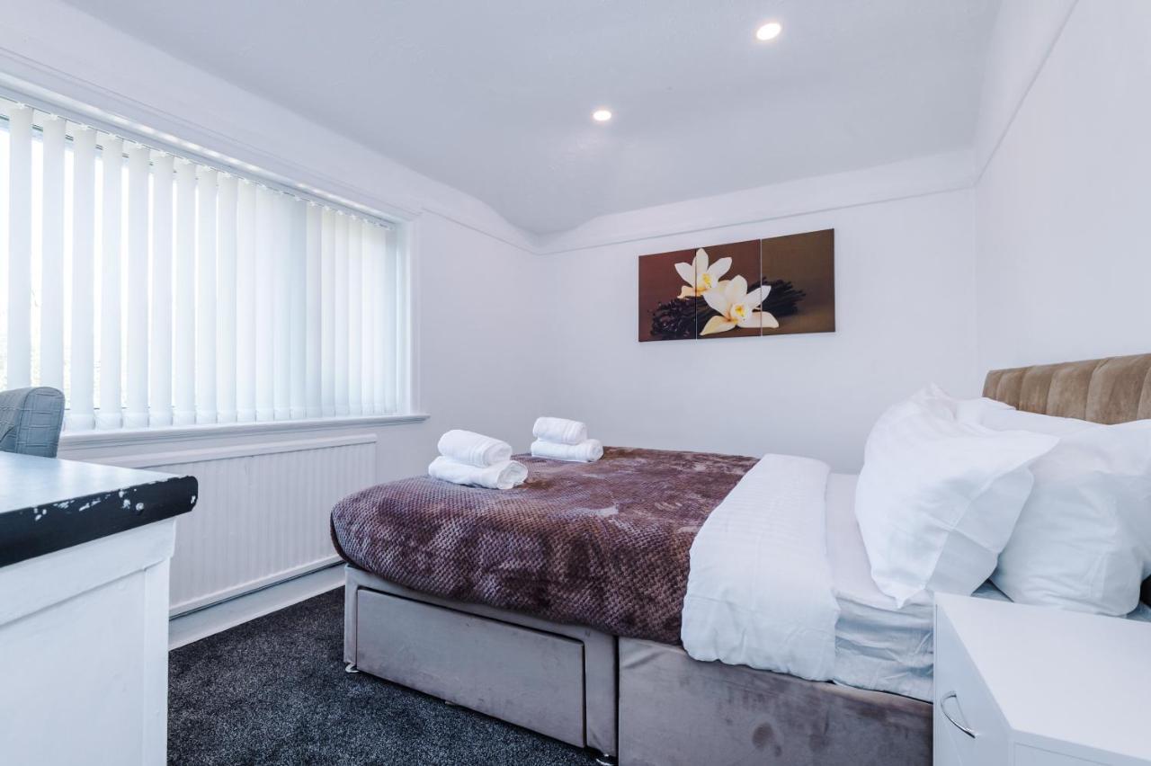 Nice Three Bedroom House In Mánchester Exterior foto